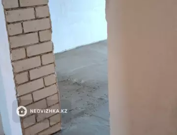 2-комнатная квартира, этаж 2 из 3, 76 м²