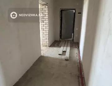 2-комнатная квартира, этаж 2 из 3, 76 м²