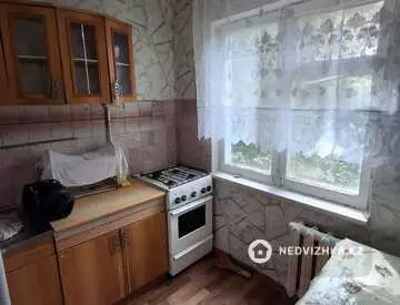 2-комнатная квартира, этаж 2 из 5, 48 м², На длительный срок