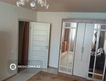 2-комнатная квартира, этаж 3 из 5, 48 м², На длительный срок