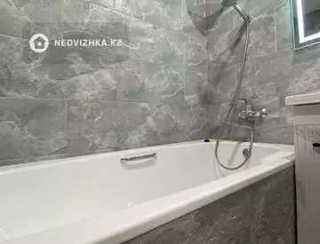 2-комнатная квартира, этаж 4 из 4, 43 м²