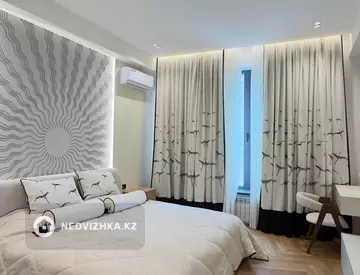 5-комнатная квартира, этаж 1 из 3, 196 м²