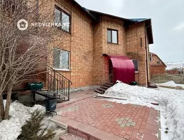 Здание, 2 этажа, 267 м²