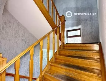 Здание, 2 этажа, 267 м²