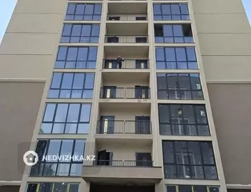 1-комнатная квартира, этаж 1 из 12, 27 м²