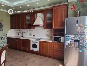 4-комнатная квартира, этаж 7 из 8, 170 м²