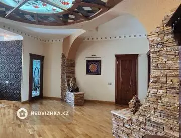 4-комнатная квартира, этаж 7 из 8, 170 м²