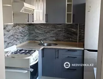 2-комнатная квартира, этаж 3 из 3, 40 м², На длительный срок