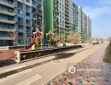 4-комнатная квартира, этаж 4 из 13, 95 м²