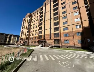 2-комнатная квартира, этаж 2 из 10, 81 м²