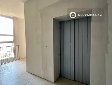 2-комнатная квартира, этаж 2 из 10, 81 м²