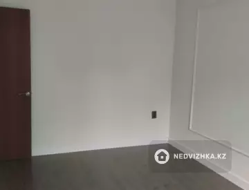 4-комнатная квартира, этаж 2 из 5, 105 м²