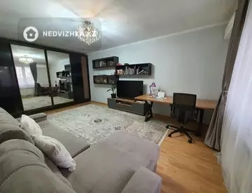 1-комнатная квартира, этаж 2 из 12, 49 м²