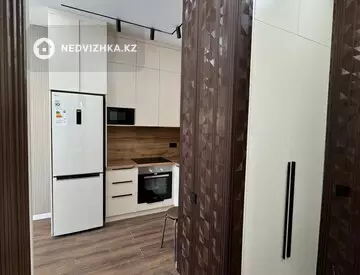 1-комнатная квартира, этаж 2 из 12, 39 м²