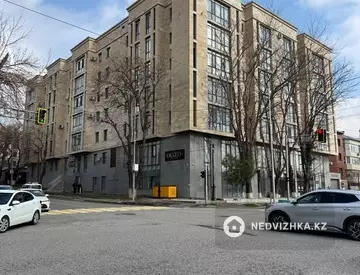 2-комнатная квартира, этаж 4 из 6, 74 м²