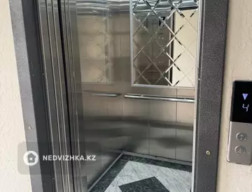 2-комнатная квартира, этаж 4 из 6, 74 м²