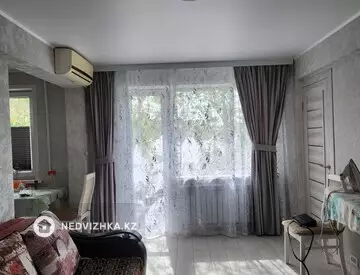 3-комнатная квартира, этаж 3 из 5, 50 м²
