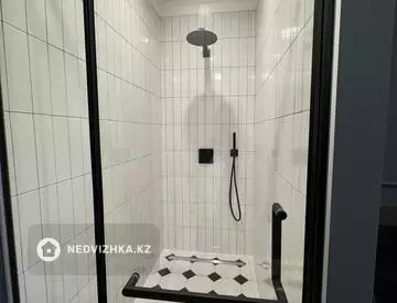 4-комнатная квартира, этаж 19 из 18, 137 м²