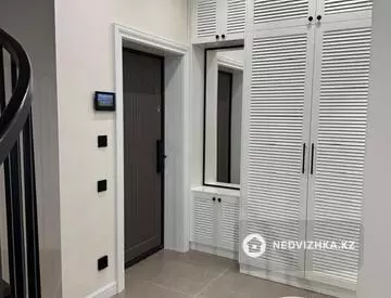 4-комнатная квартира, этаж 19 из 18, 132 м²