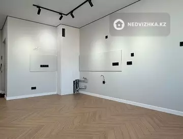 3-комнатная квартира, этаж 4 из 6, 65 м²