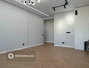 3-комнатная квартира, этаж 4 из 6, 65 м²