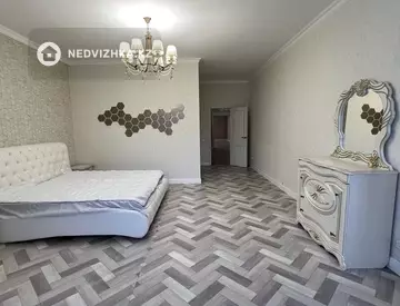 3-комнатная квартира, этаж 2 из 11, 163 м²