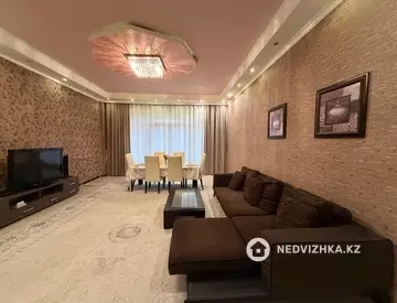 4-комнатная квартира, этаж 1 из 4, 172 м², Посуточно