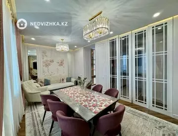 4-комнатная квартира, этаж 12 из 12, 104 м²