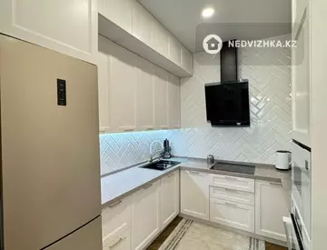 4-комнатная квартира, этаж 12 из 12, 104 м²