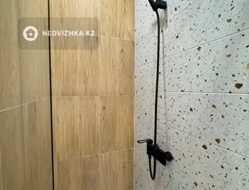 4-комнатная квартира, этаж 12 из 12, 104 м²