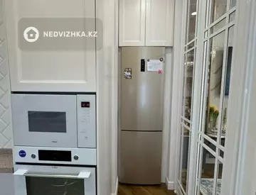 4-комнатная квартира, этаж 12 из 12, 104 м²
