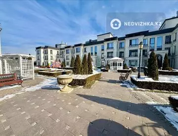 4-комнатная квартира, этаж 1 из 3, 194 м²