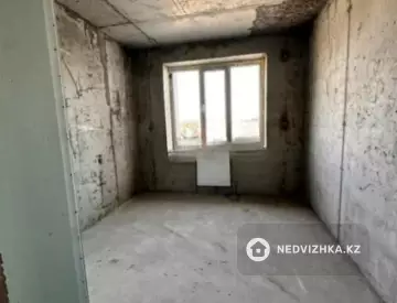 2-комнатная квартира, этаж 4 из 12, 55 м²