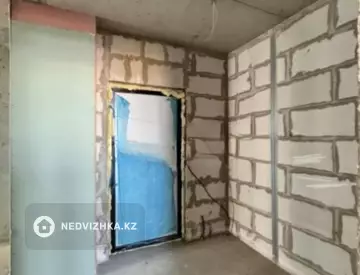 2-комнатная квартира, этаж 4 из 12, 55 м²