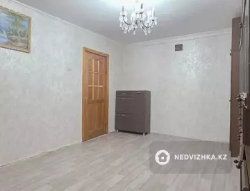 2-комнатная квартира, этаж 1 из 5, 40 м², На длительный срок