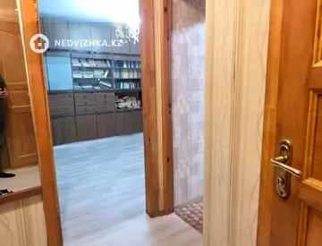 2-комнатная квартира, этаж 1 из 5, 40 м², На длительный срок