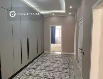 3-комнатная квартира, этаж 2 из 10, 112 м²