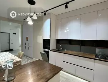 3-комнатная квартира, этаж 4 из 10, 132 м²