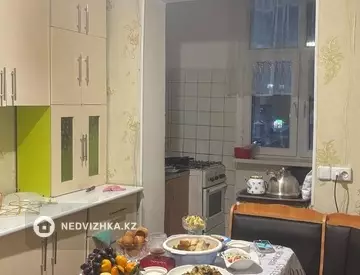 4-комнатная квартира, этаж 3 из 5, 84 м²