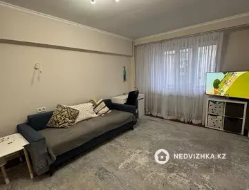2-комнатная квартира, этаж 8 из 12, 56 м², На длительный срок