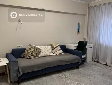 2-комнатная квартира, этаж 8 из 12, 56 м², На длительный срок