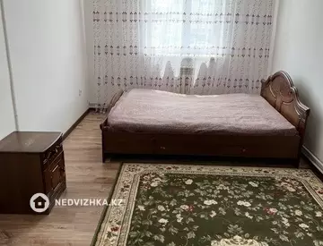 2-комнатная квартира, этаж 3 из 5, 55 м², На длительный срок