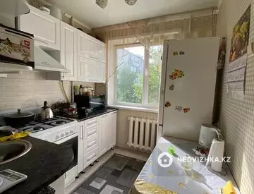 3-комнатная квартира, этаж 3 из 5, 62 м²