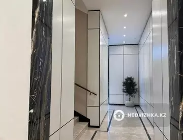 3-комнатная квартира, этаж 4, 120 м²