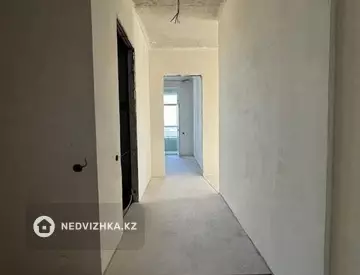 3-комнатная квартира, этаж 23 из 28, 82 м²