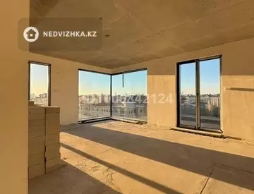 4-комнатная квартира, этаж 6 из 8, 152 м²