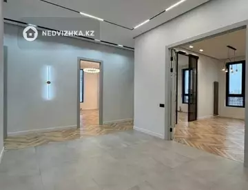 4-комнатная квартира, этаж 7 из 8, 170 м²