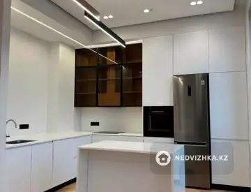 4-комнатная квартира, этаж 7 из 8, 170 м²
