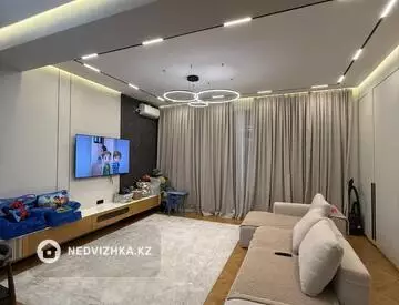 2-комнатная квартира, этаж 3 из 3, 81 м²