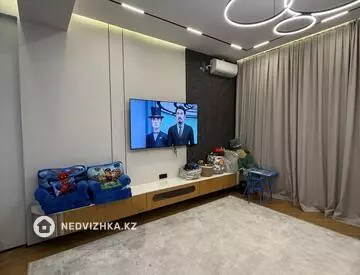 2-комнатная квартира, этаж 3 из 3, 81 м²